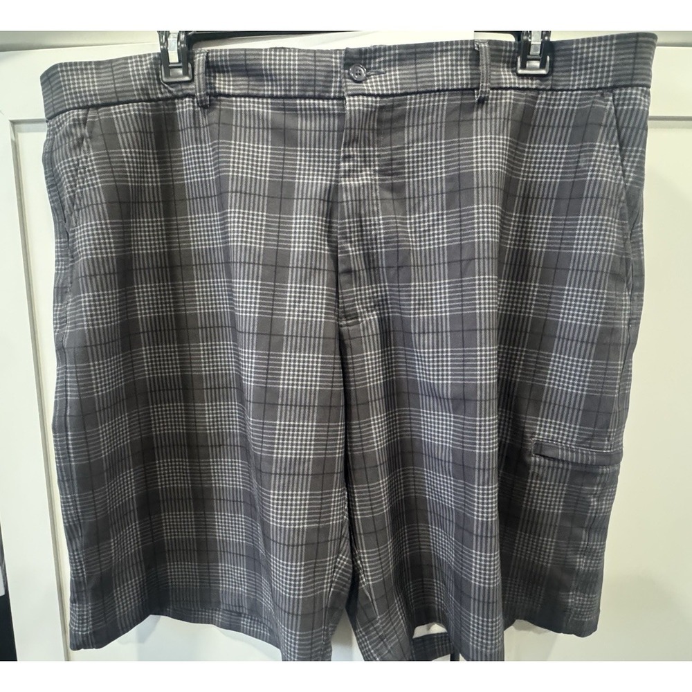 Pebble Beach Performance Golf Shorts Mens 44 Black Gray Plaid Casual